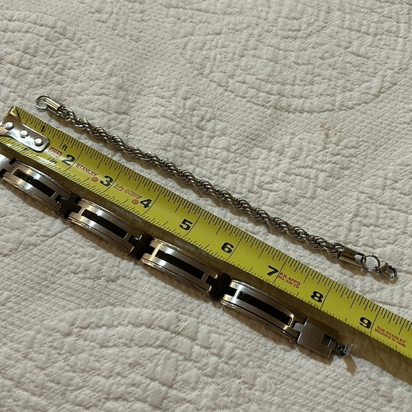 Stainless steel and black Men’s bracelet. - Picture 2 of 7